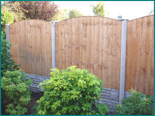 Feather-edge-round-top-fence.jpg